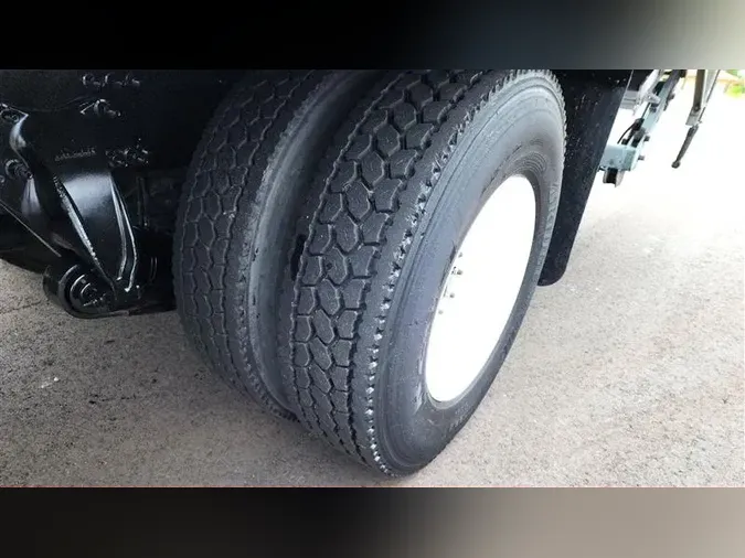 2019 FREIGHTLINER M2-106