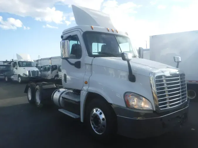 2018 FREIGHTLINER/MERCEDES CASCADIA 125