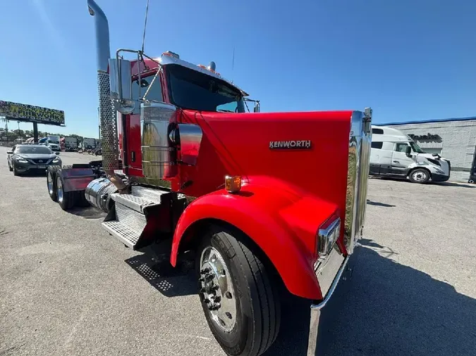2018 KENWORTH W900