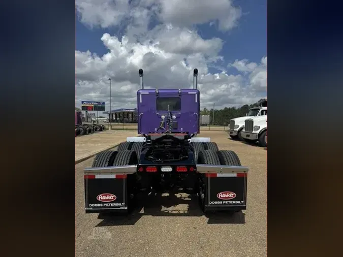 2027 PETERBILT 589