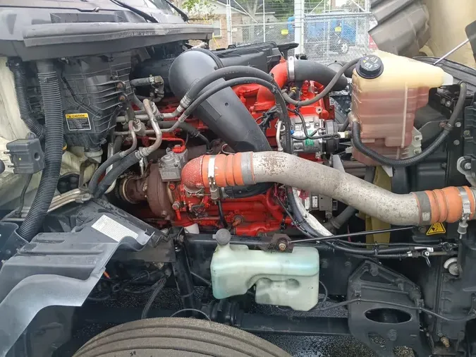 2019 NAVISTAR INTERNATIONAL LT625 SLPR CAB