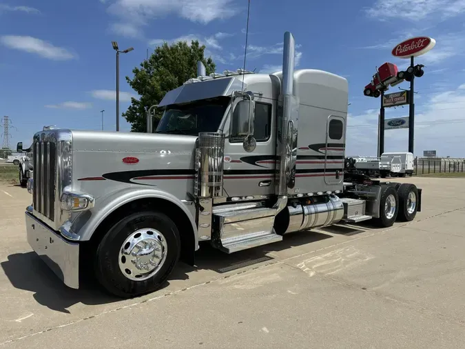 2025 Peterbilt 589887b3b4bfa08079dfd595e8761961c5f