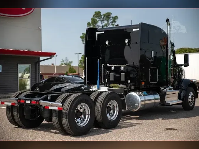 2025 PETERBILT 567