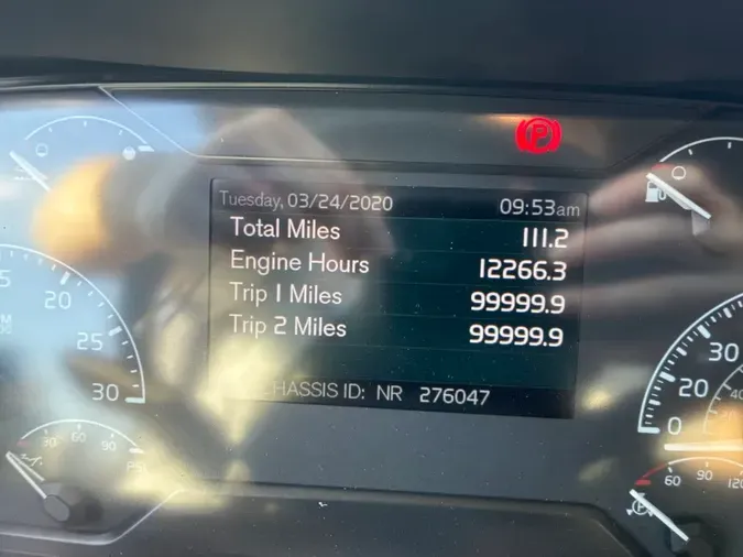 2021 VOLVO VNR64T-640