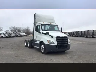 2019 Freightliner Cascadia 126
