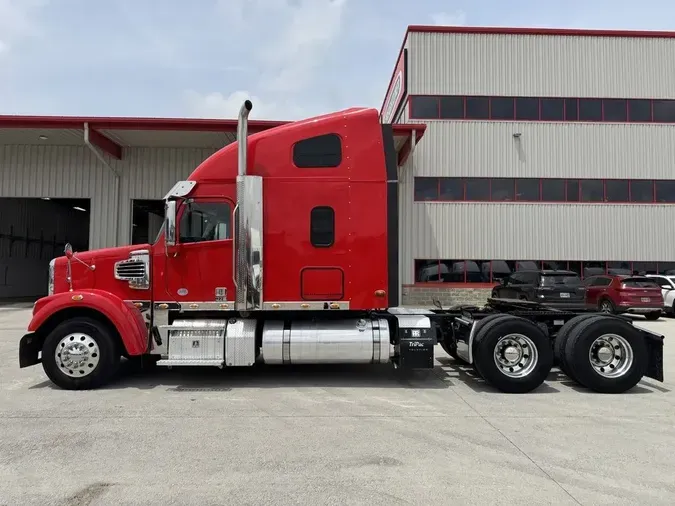 2022 Freightliner 122SD