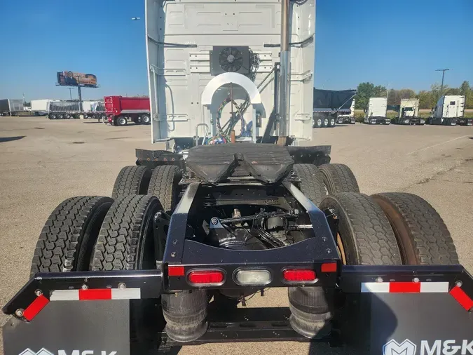 2020 VOLVO VNL64T740