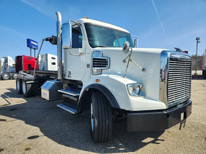 2017 FREIGHTLINER Coronado