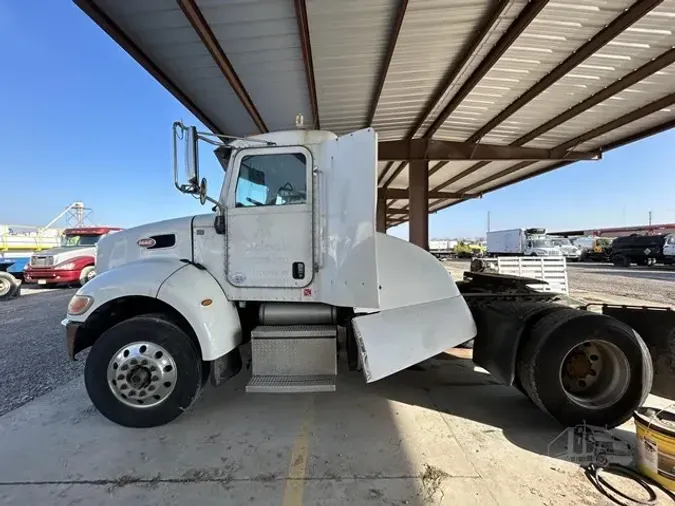 2016 PETERBILT 337