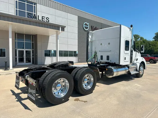 2020 KENWORTH T880