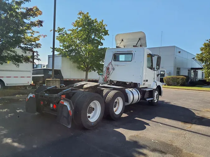 2018 VOLVO VNL64TRACTOR