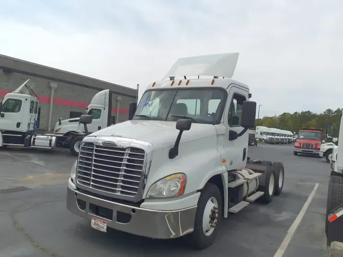2018 FREIGHTLINER/MERCEDES CASCADIA 125