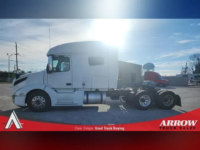 2021 VOLVO VNL740