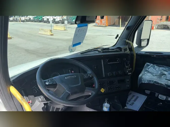 2023 Freightliner Cascadia 126