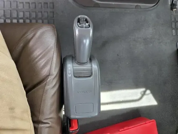 2016 Volvo VNL64T300