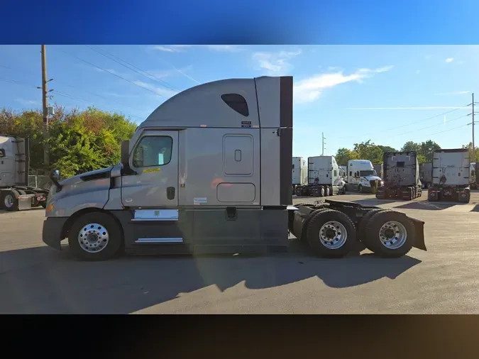 2024 Freightliner Cascadia 126
