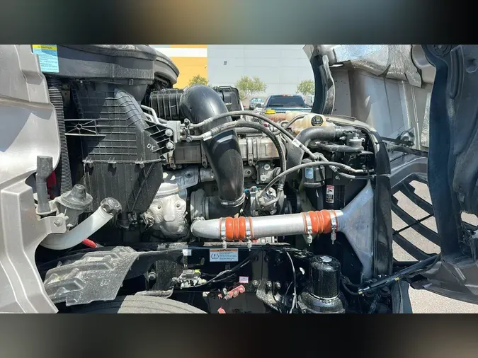 2021 Freightliner Cascadia 126