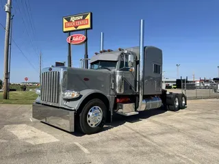 2023 Peterbilt 389