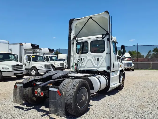2019 FREIGHTLINER CASCADIA 113