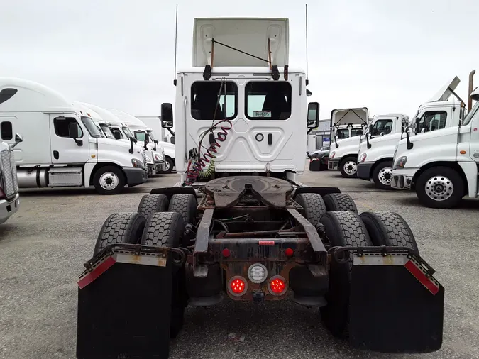 2018 FREIGHTLINER/MERCEDES CASCADIA 125