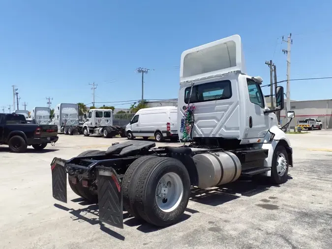 2019 NAVISTAR INTERNATIONAL RH613 DAYCAB S/A