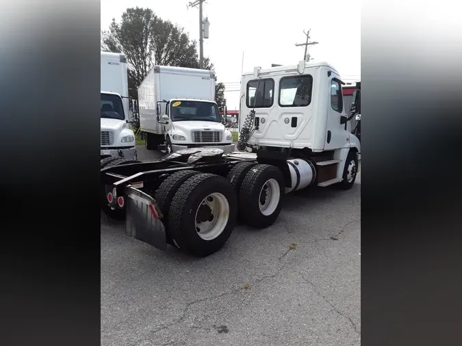 2016 FREIGHTLINER/MERCEDES CASCADIA 125