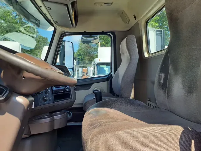 2018 VOLVO VNL64TRACTOR