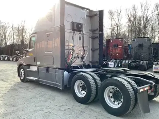 2020 Freightliner Cascadia