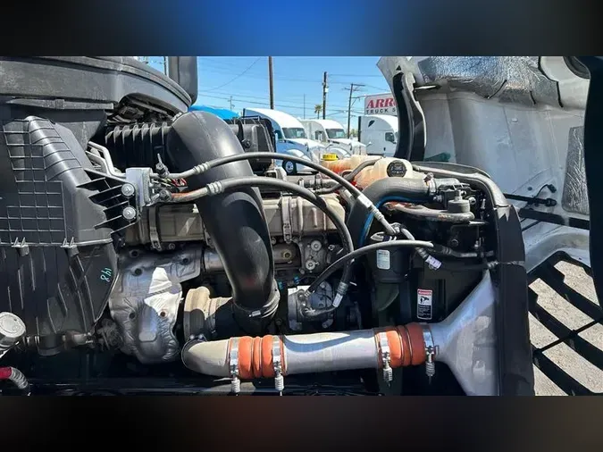 2021 FREIGHTLINER CASCADEVO1