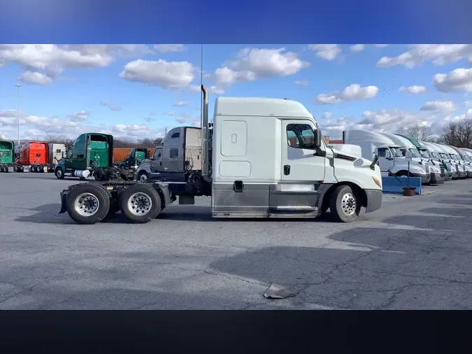 2020 Freightliner Cascadia 12688a70f6b944fe3c913d34e41e0de8f1c