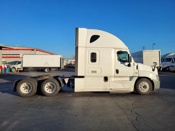 2018 FREIGHTLINER/MERCEDES CASCADIA 125