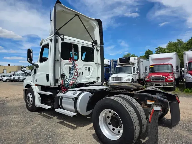 2019 FREIGHTLINER NEW CASCADIA 126