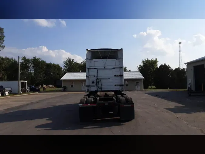 2018 Volvo VNL 740