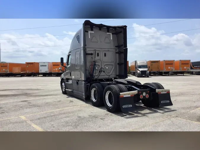 2025 Freightliner Cascadia 12688af0da24850c918055f7717aaa45065