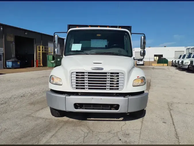 2018 FREIGHTLINER M2 106