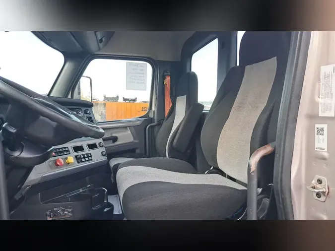 2020 Freightliner Cascadia 126