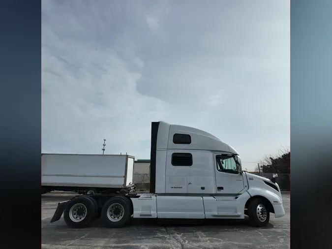 2022 VOLVO VNL64T860