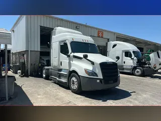 2021 Freightliner Cascadia 126