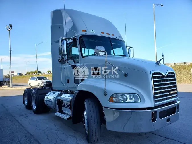 2018 MACK CXU613