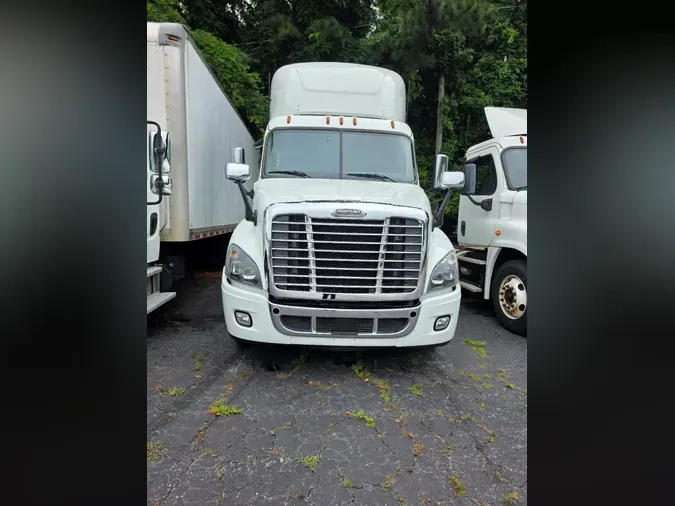 2019 FREIGHTLINER CASCADIA 125