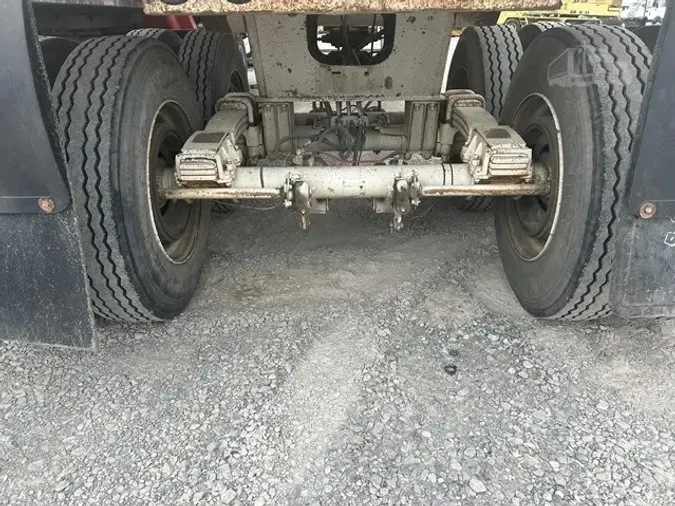 2005 CLEMENT 32 FT END DUMP