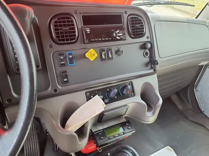 2020 FREIGHTLINER M2 106