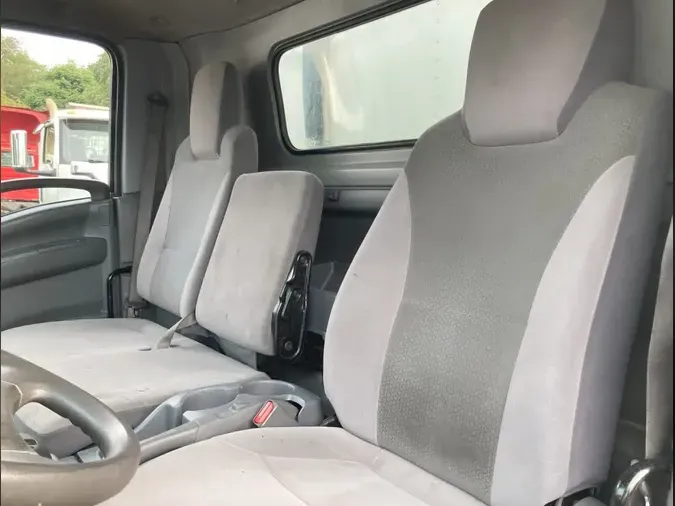 2019 ISUZU NRR
