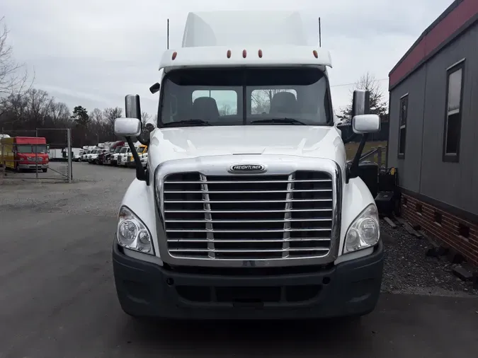 2018 FREIGHTLINER/MERCEDES CASCADIA 125