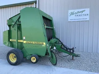 1998 John Deere 566
