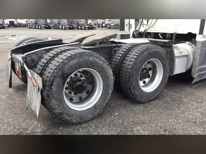 2021 Freightliner Cascadia 126