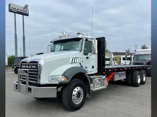 2022 Mack GR64BTX M384