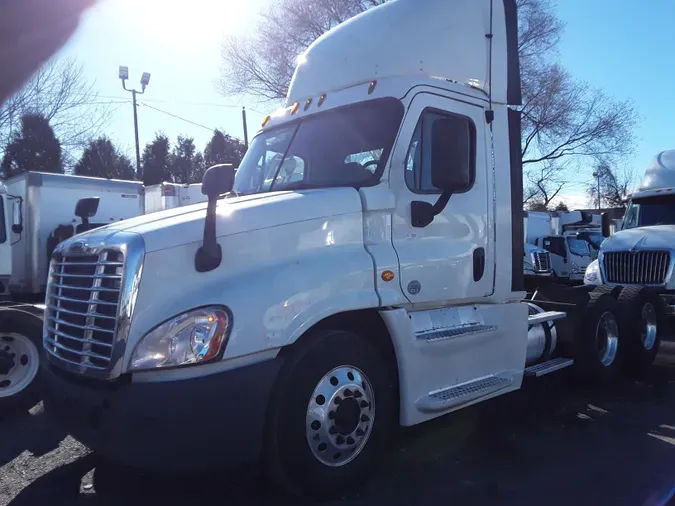 2017 FREIGHTLINER/MERCEDES CASCADIA 12588c68d2d7785718aefd7f88c15b5434b