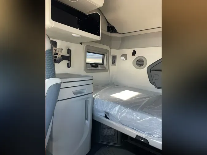 2026 VOLVO VNL64T86088c6e14b2b64b44d46f712feb0df4aa2