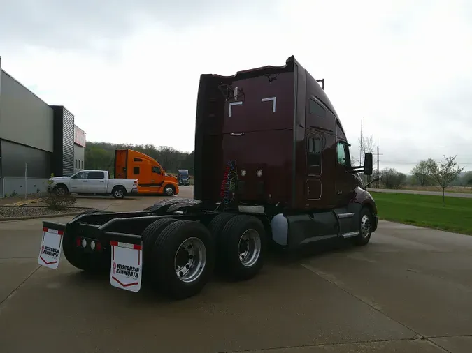 2021 Kenworth T680 Short Hood